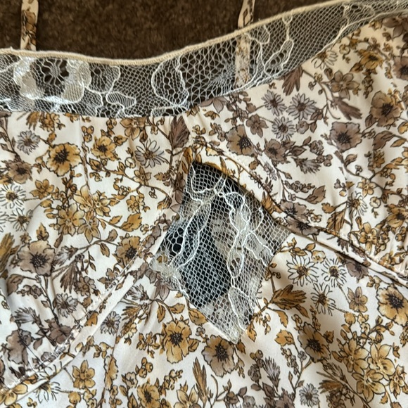 NWT ✨- Coachella- Mini Floral Dress - M - Picture 4 of 7